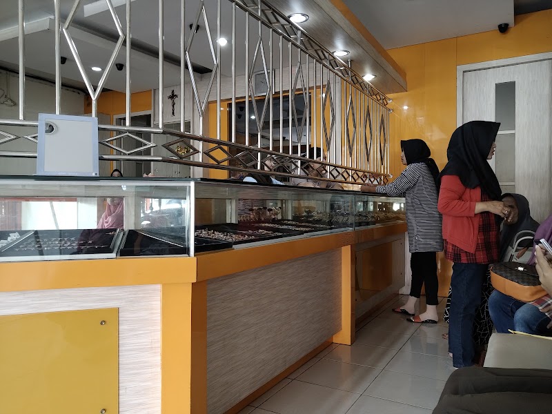 Cilacap Berkilau: Pilihan Emas Terbaik di Kesugihan